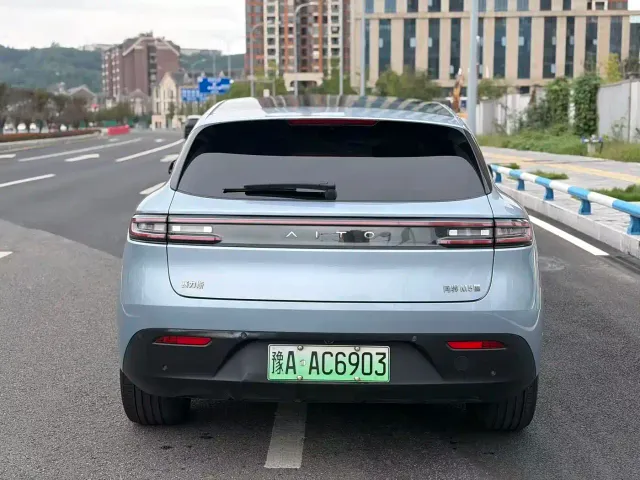 Aito M5 — Фото автомобиля 5