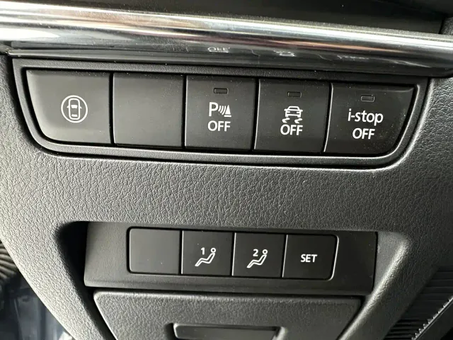 Mazda Axela — Фото автомобиля 16