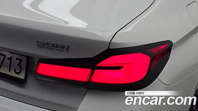 BMW 5 Series G30 — Фото автомобиля 8