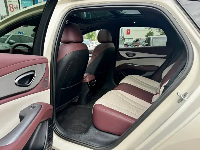 BYD Seal 07 DM-i — Фото автомобиля 6
