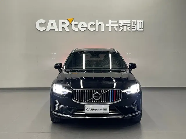 Volvo XC60 — Фото автомобиля 2