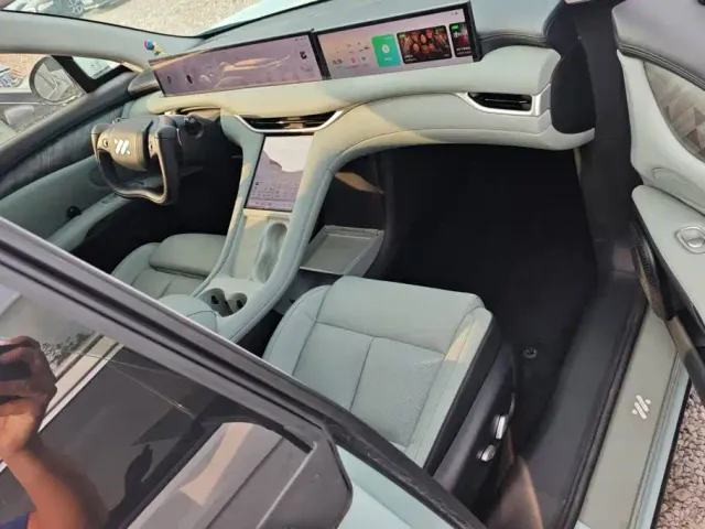 IM Motors LS6 — Фото автомобиля 8