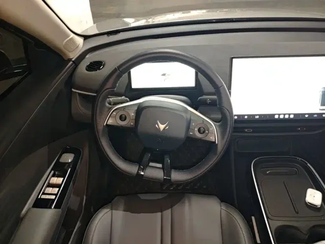 Arcfox T1 — Фото автомобиля 6