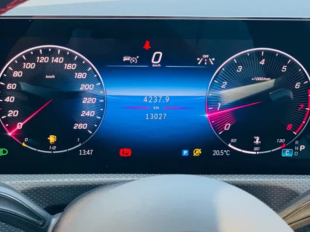 Mercedes-Benz A-Class — Фото автомобиля 11