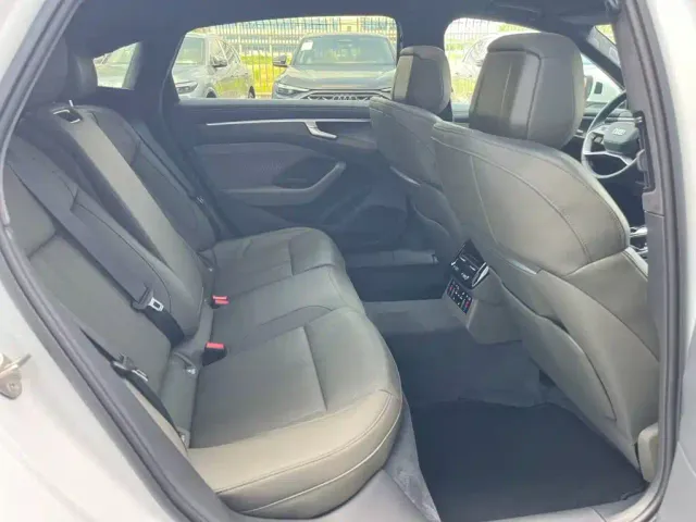 Audi A6L — Фото автомобиля 20