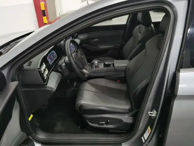 BYD Qin L — Фото автомобиля 10
