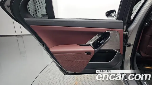BMW 7 Series G70 — Фото автомобиля 14