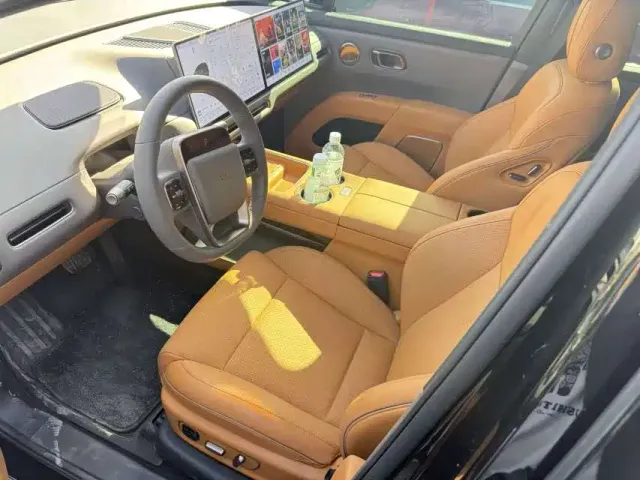 Li Auto i8 — Фото автомобиля 5