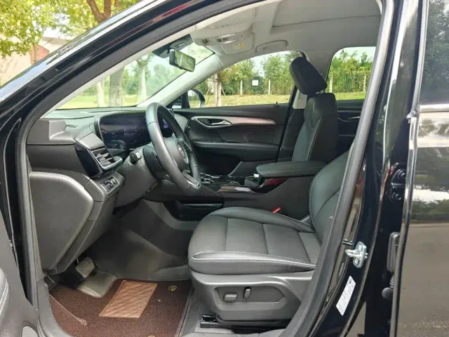 Buick Envision Plus — Фото автомобиля 9
