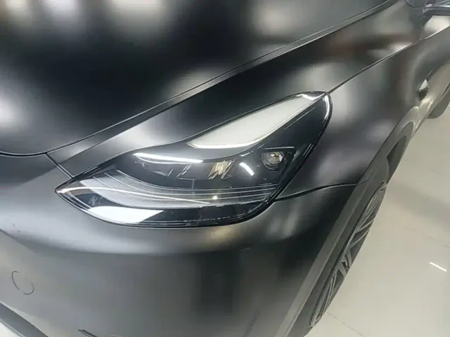 Tesla Model Y — Фото автомобиля 23