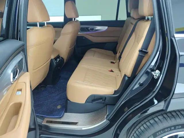 GAC Trumpchi GS8 — Фото автомобиля 11