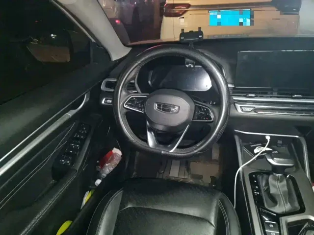 Geely Emgrand — Фото автомобиля 6