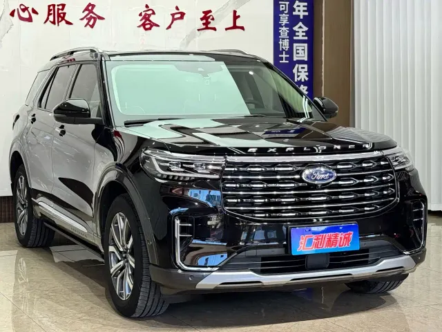 Ford Explorer — Фото автомобиля 3