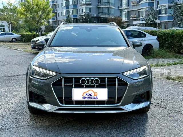 Audi A4 — Фото автомобиля 2