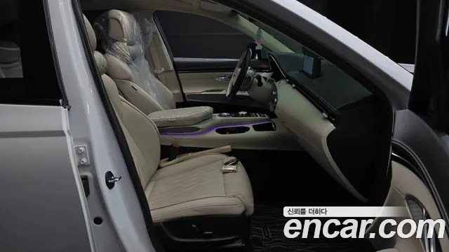 Genesis GV70 — Фото автомобиля 16