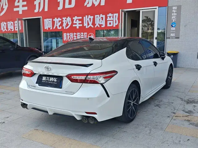Toyota Camry — Фото автомобиля 5