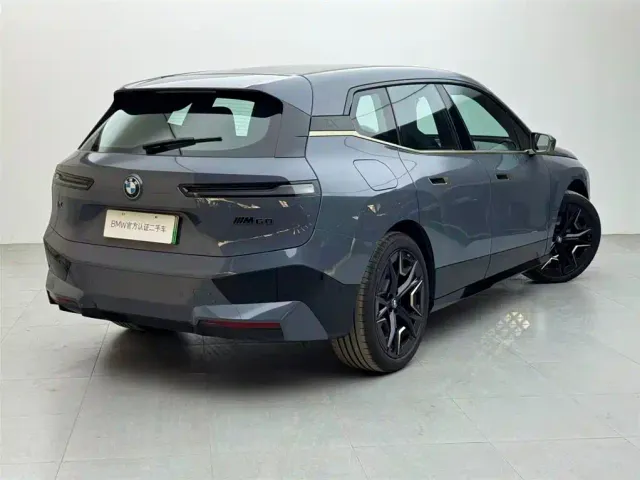 BMW iX M60 — Фото автомобиля 4