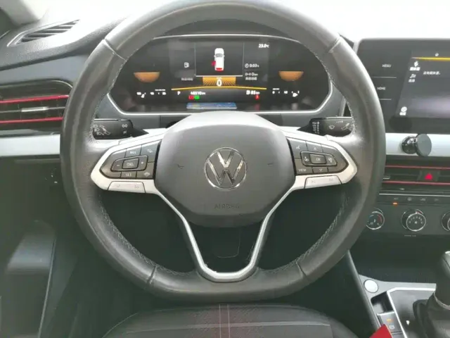 Volkswagen Lavida — Фото автомобиля 10