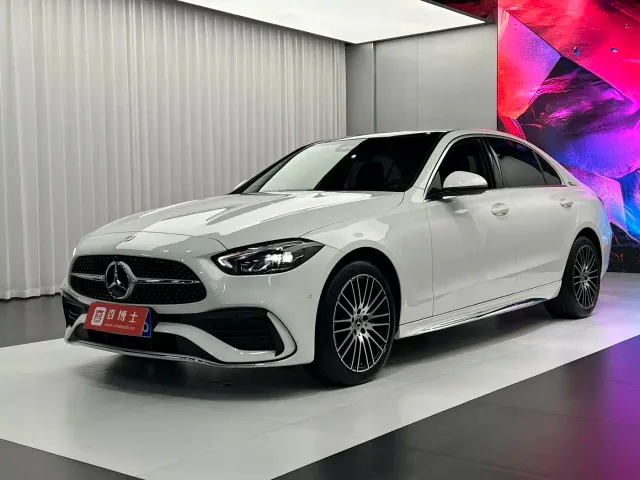 Фотография автомобиля — Mercedes-Benz C-Class