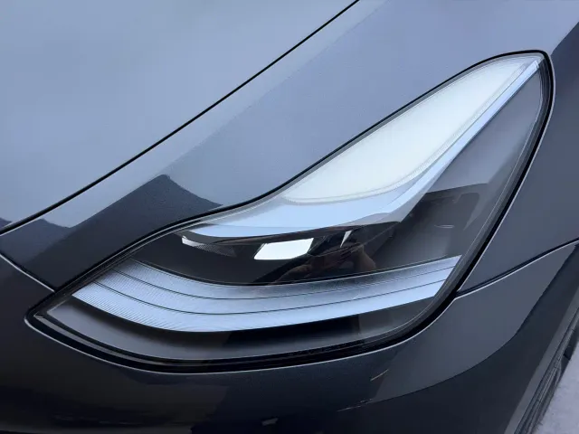 Tesla Model Y — Фото автомобиля 4