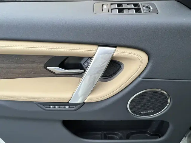Land Rover Discovery Sport — Фото автомобиля 16