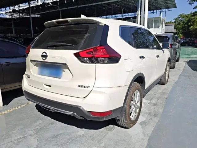 Nissan X-Trail — Фото автомобиля 6