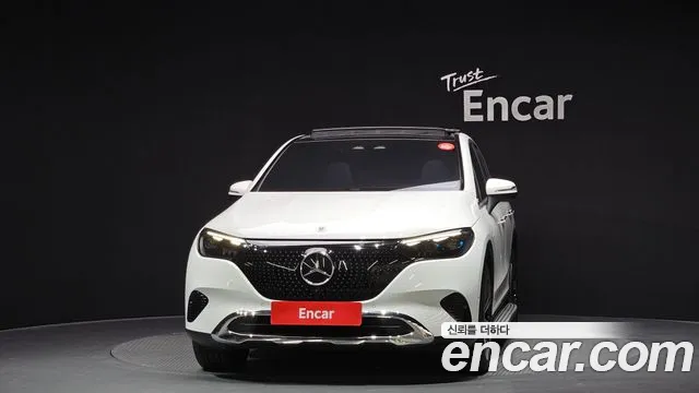 Mercedes-Benz EQE — Фото автомобиля 3