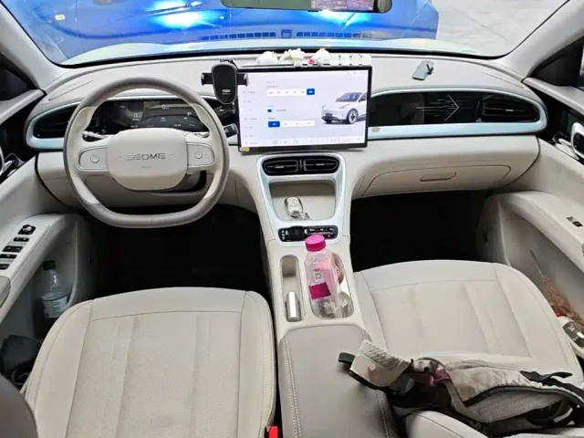 Geely Starry Wish — Фото автомобиля 9
