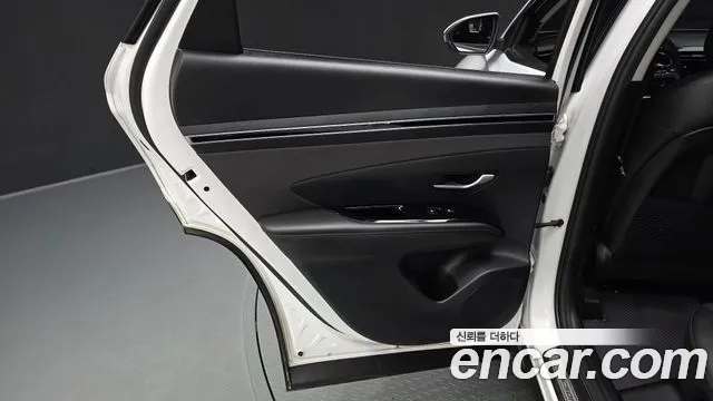 Hyundai Tucson Tucson (NX4) Бензин 1.6 турбо 2WD — Фото автомобиля 22