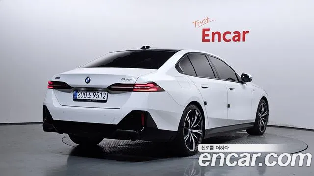 BMW 5-Series 5 серия (G60) 530i xDrive M Sport — Фото автомобиля 2