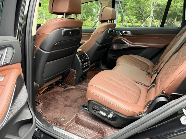 BMW X7 — Фото автомобиля 8