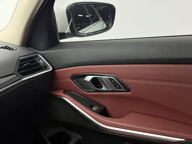 BMW 3 Series — Фото автомобиля 9