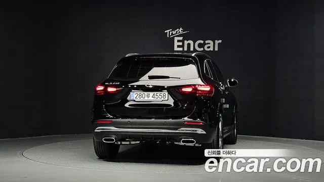 Mercedes-Benz GLA-Class — Фото автомобиля 2