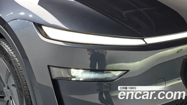 Tesla Model Y — Фото автомобиля 6
