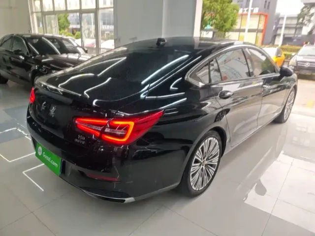 Hongqi H5 — Фото автомобиля 4