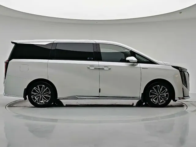 GAC Trumpchi M8 — Фото автомобиля 8