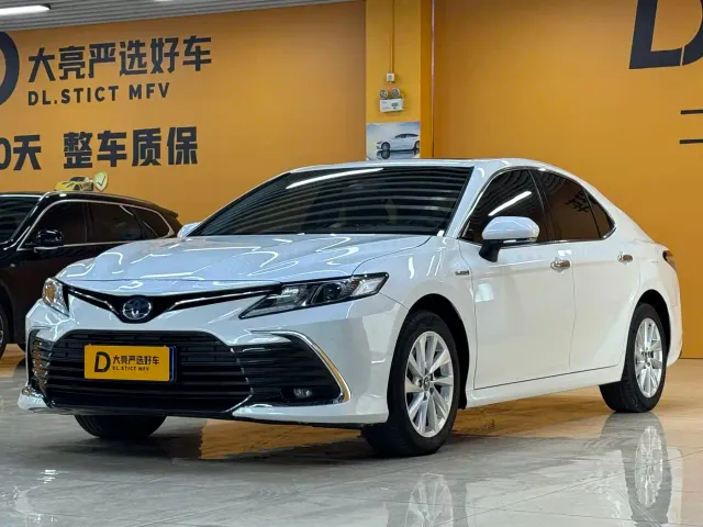 Toyota Camry — Фото автомобиля 2