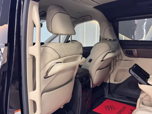 Toyota Alphard — Фото автомобиля 19