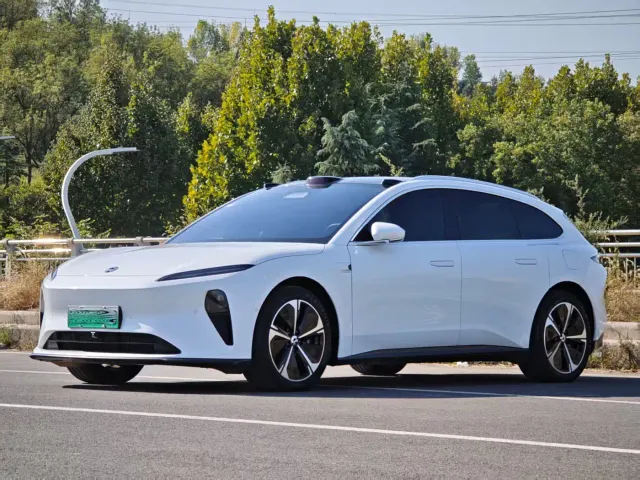 Фотография автомобиля — Nio ET5 Touring