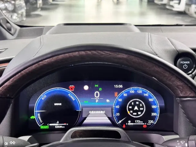 Toyota Alphard — Фото автомобиля 9