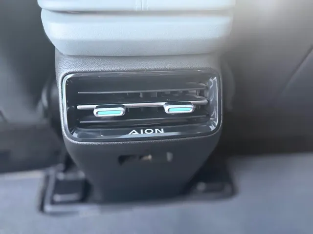 GAC Aion Y — Фото автомобиля 12