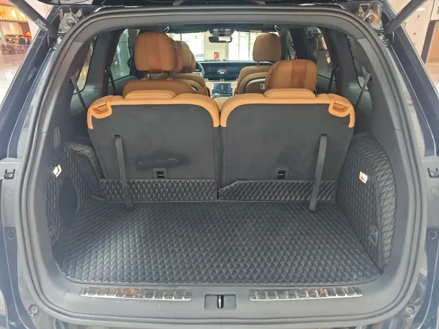 Li Auto ONE — Фото автомобиля 11
