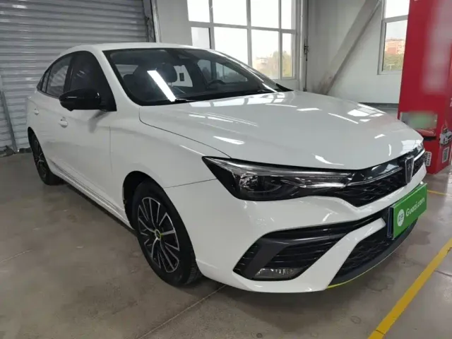 Roewe i5 — Фото автомобиля 3