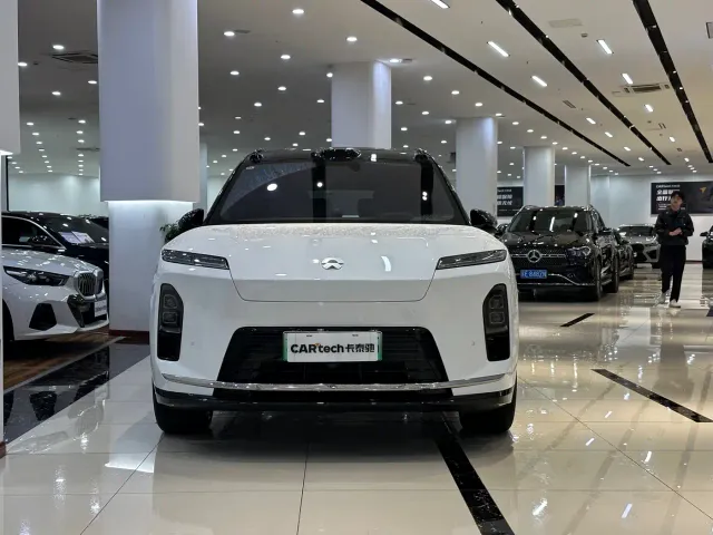 Nio ES8 — Фото автомобиля 2