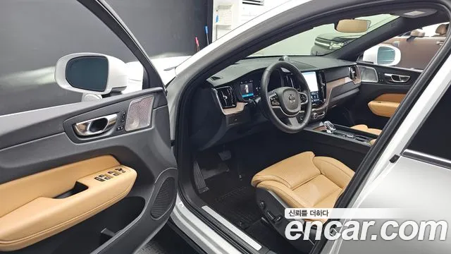 Volvo XC60 2nd Gen — Фото автомобиля 15