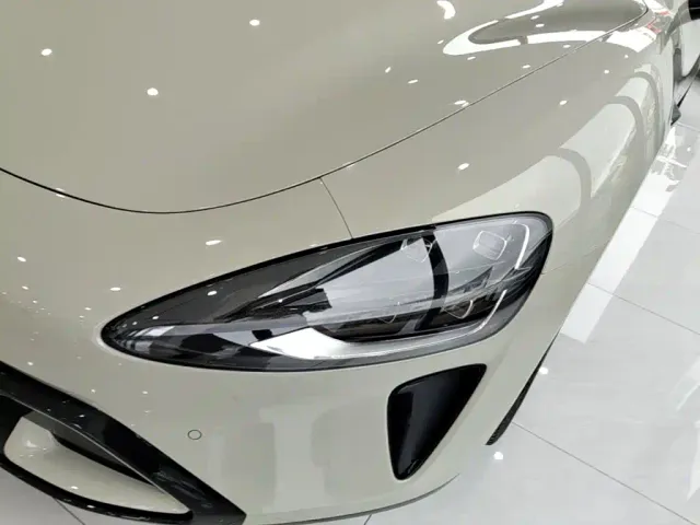 Xiaomi SU7 — Фото автомобиля 23