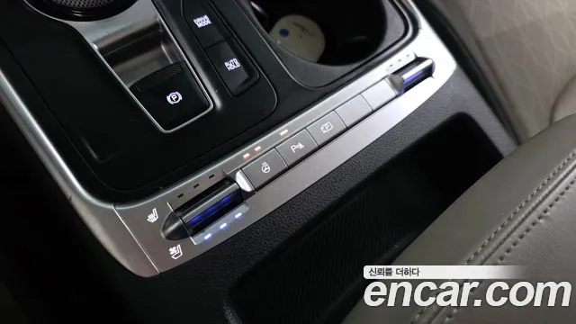 Kia Carnival Generation 4 — Фото автомобиля 24