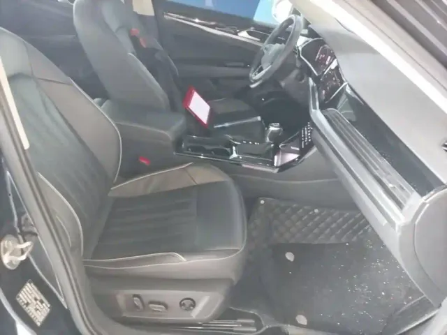 Volkswagen Passat — Фото автомобиля 24