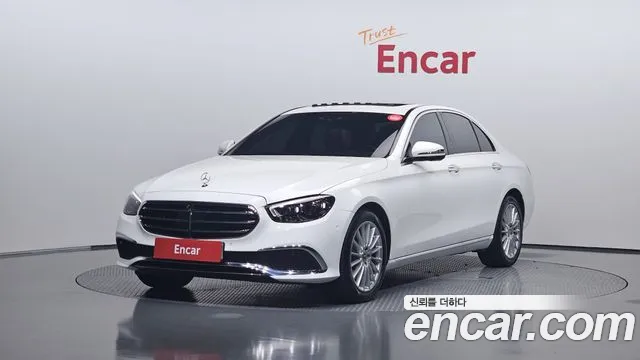Фотография автомобиля — Mercedes-Benz E-Class
