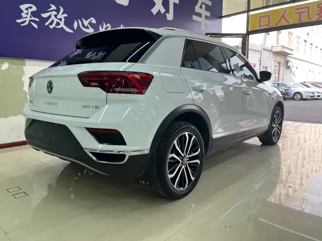 Volkswagen T-Roc — Фото автомобиля 4